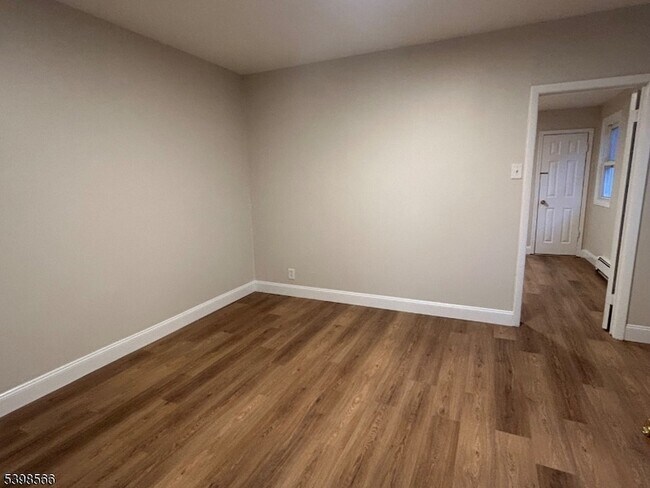 Building Photo - 68 Cottage Pl