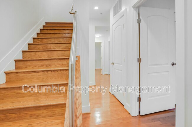 Building Photo - 442 Oakdale Pl NW
