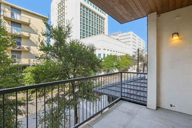 Building Photo - 908 Nueces St