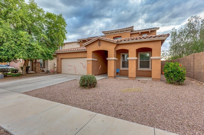 Building Photo - Charming 5 Bed 3 Bath Tolleson Home with Solar!!