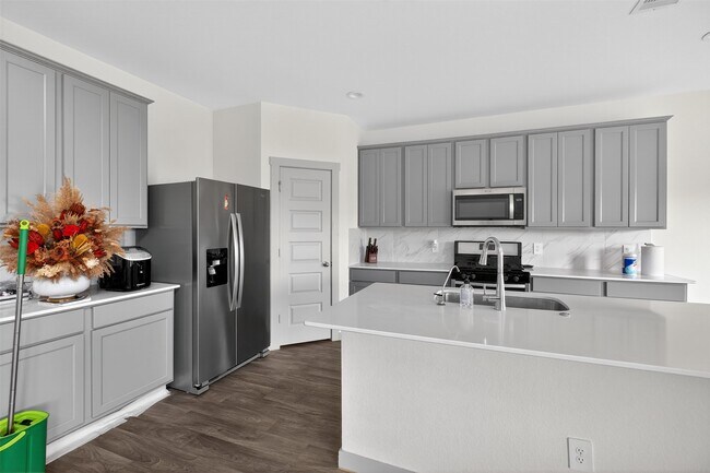 Building Photo - 6823 Amber Clf Ln