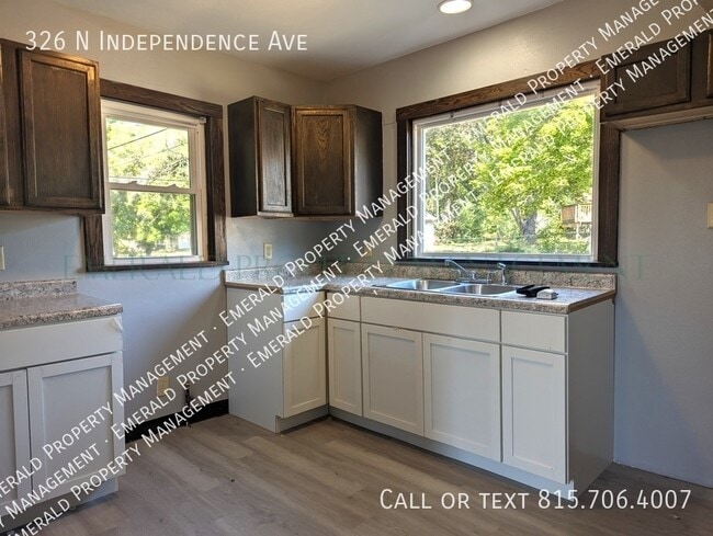 Building Photo - 326 N Independence Ave