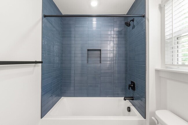 Building Photo - Bright & Modern New Construction Townhome