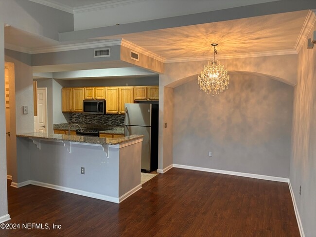 Building Photo - 10075 GATE N Pky