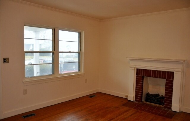 Building Photo - Pre-Leasing Now for the Fall Semester 2026