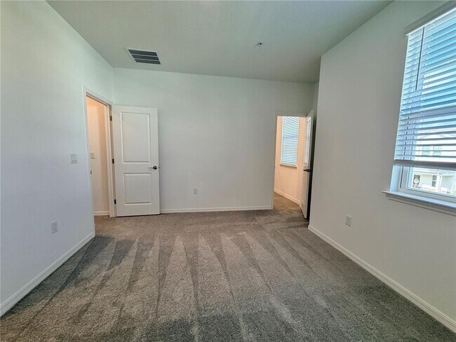 Building Photo - 449 Belmond Dr