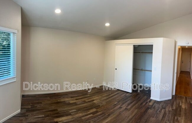 Building Photo - 6164 Greenbrook Dr