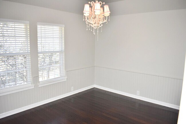 Building Photo - Prestigious 5-3.5-3 w POOL in Southlake!