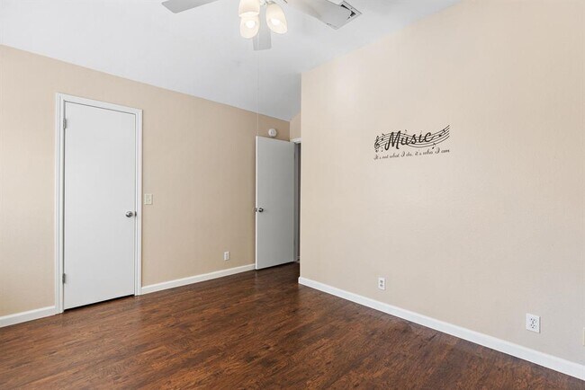 Building Photo - 16802 Bailey Jean Dr