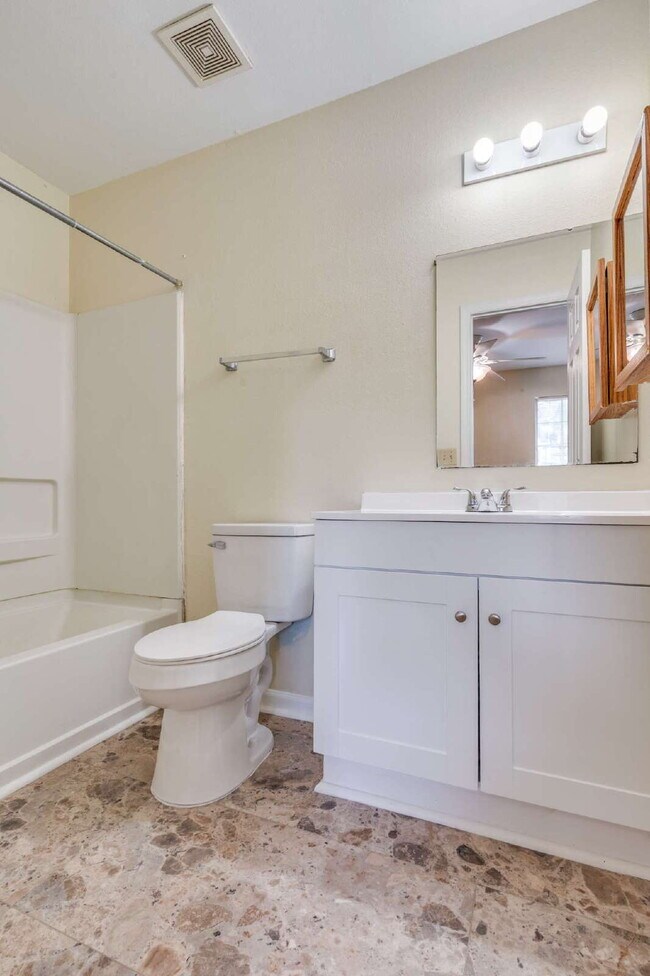 Building Photo - 1 bedroom and 1 bathroom in a 3x3 duplex STEPS AWAY FROM CAMPUS