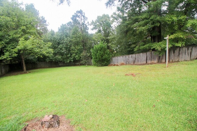 Building Photo - 525 Cashel Rd