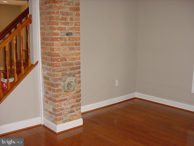 Building Photo - 236 E Lee St