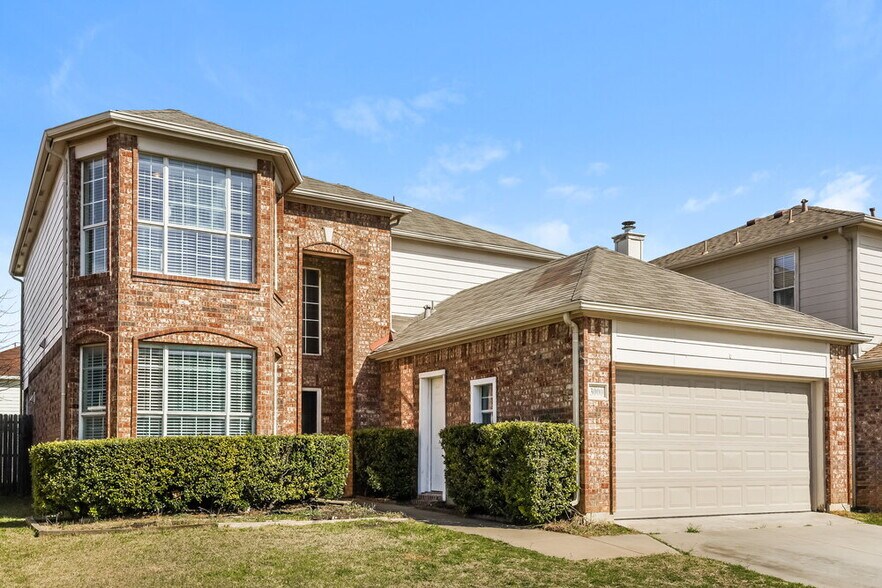 Building Photo - 3000 Vicksburg Ln