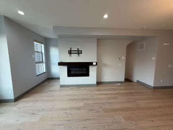 Building Photo - 2-Bed/2.5 Bath Townhouse with 2 car garage! Upper level deck with views!