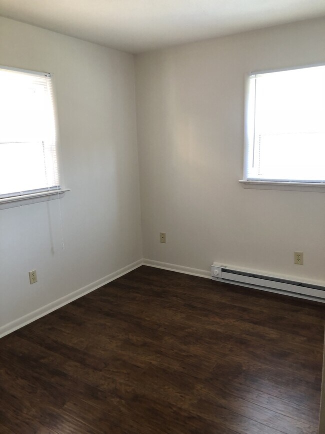 Building Photo - Two Bedroom Apartment for Rent