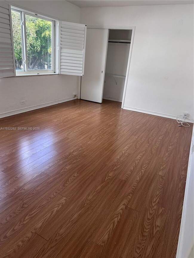 Building Photo - 9920 Collins Ave