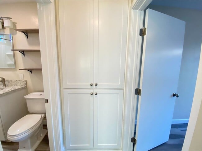 Building Photo - 1 Block from the Beach! Apartment Home in Ocean Beach! Private Garage! Private Patio!