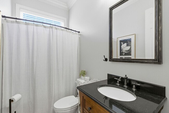 Building Photo - 1306 Jewell Ave