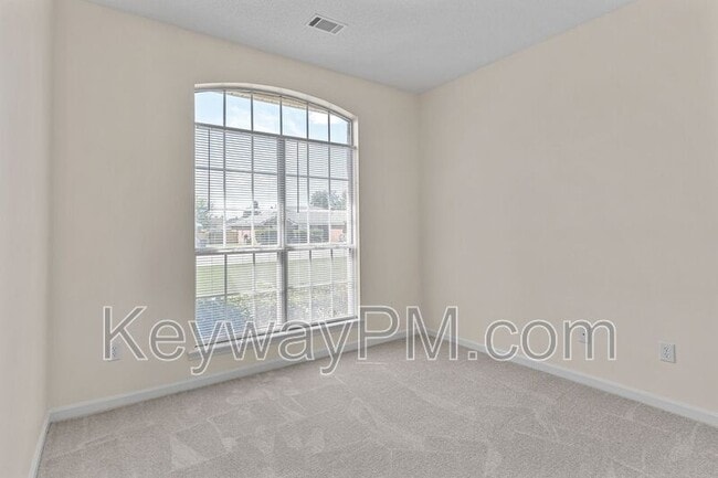 Building Photo - 224 Taylor Cir