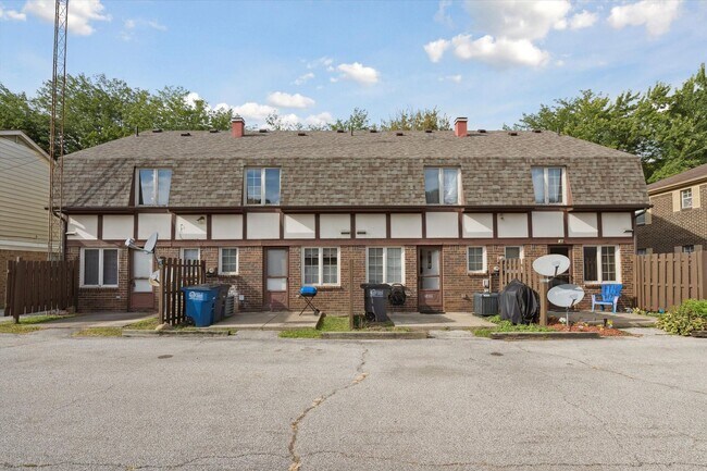 Building Photo - 5427-5433 Glenridge
