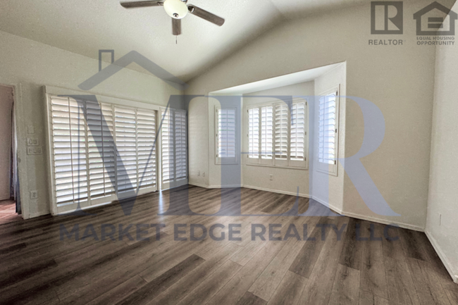 Building Photo - 3Bed/2 Bath Home at 51st/Loop 101! $399 MO...