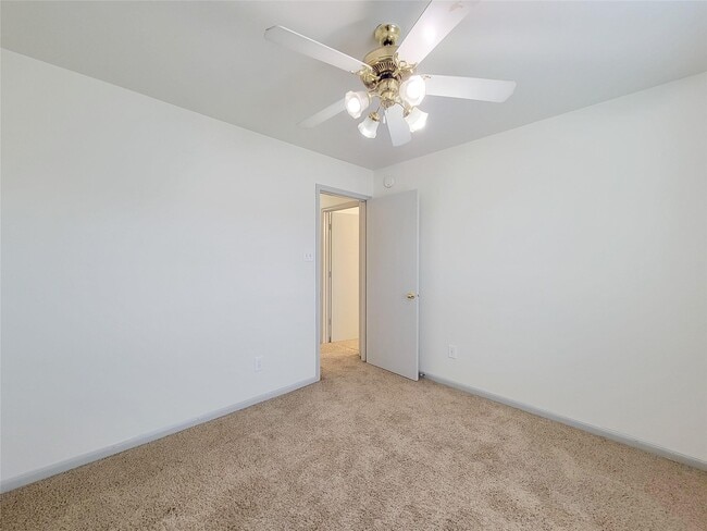 Building Photo - 19022 Yellow Thrush Dr