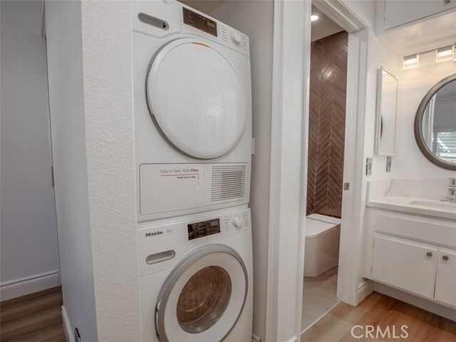 Building Photo - 4 Gavilan