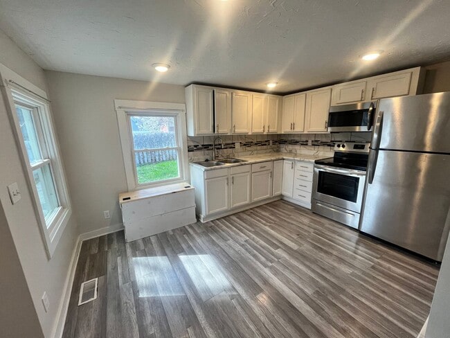 Building Photo - Adorable one bedroom ranch