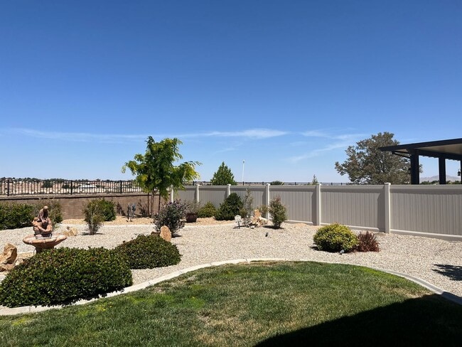 Building Photo - 3 bedroom 2 bathroom Home available in 55+...