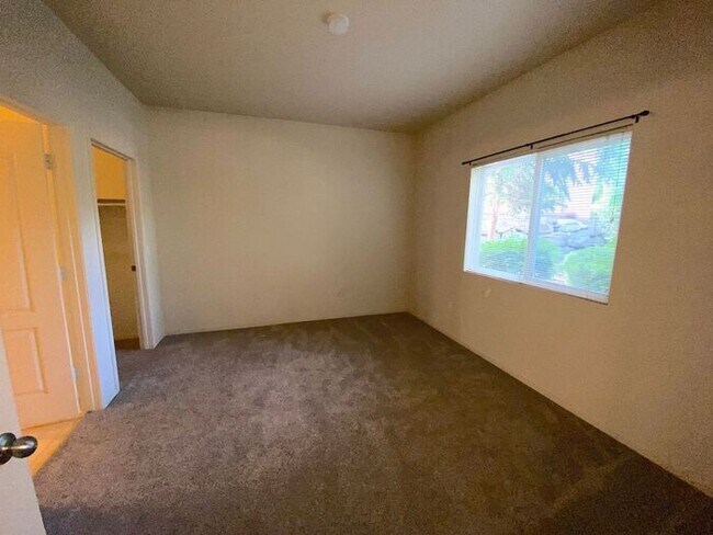 Building Photo - NW Reno Luxury 3 Bedroom Condo - Fitness Center, Pool, Club House