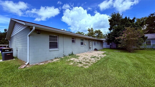 Building Photo - 1619 Montana Ave