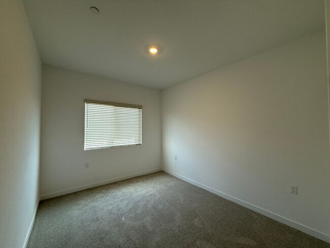 Building Photo - Brand new stunning 4-bedroom, 2.5-bathroom...