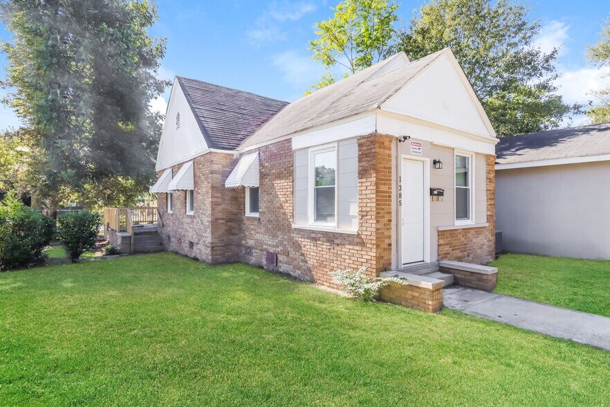 Building Photo - 1385 Patterson St