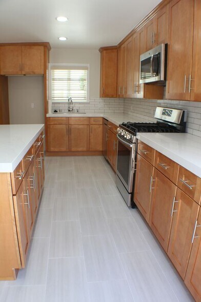Building Photo - 2202 Phelan Ln
