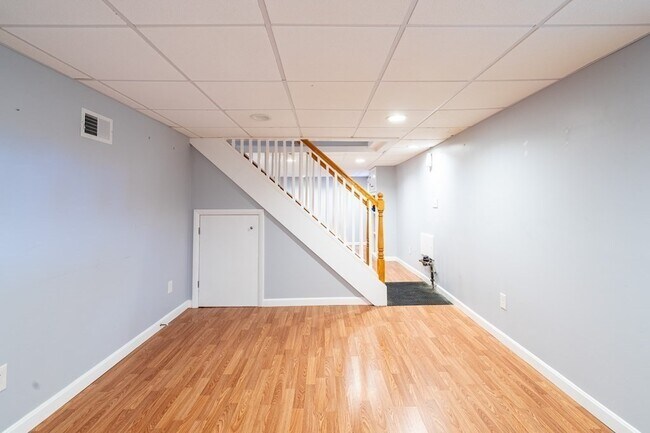 Building Photo - 26 Martell Rd