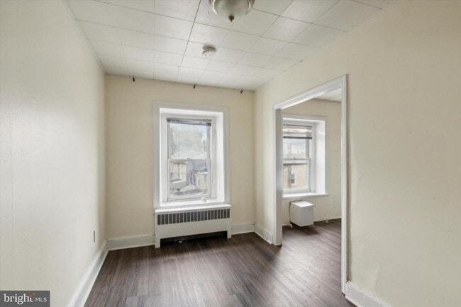 Building Photo - 448 Krams Ave