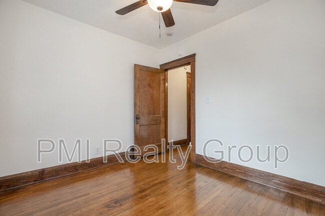 Building Photo - 2936 E 128th St