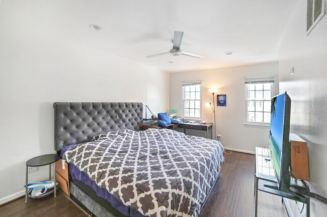 Building Photo - 23 Honey Brook Ln