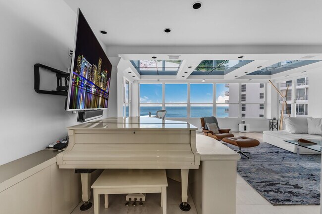 Building Photo - 4925 Collins Ave