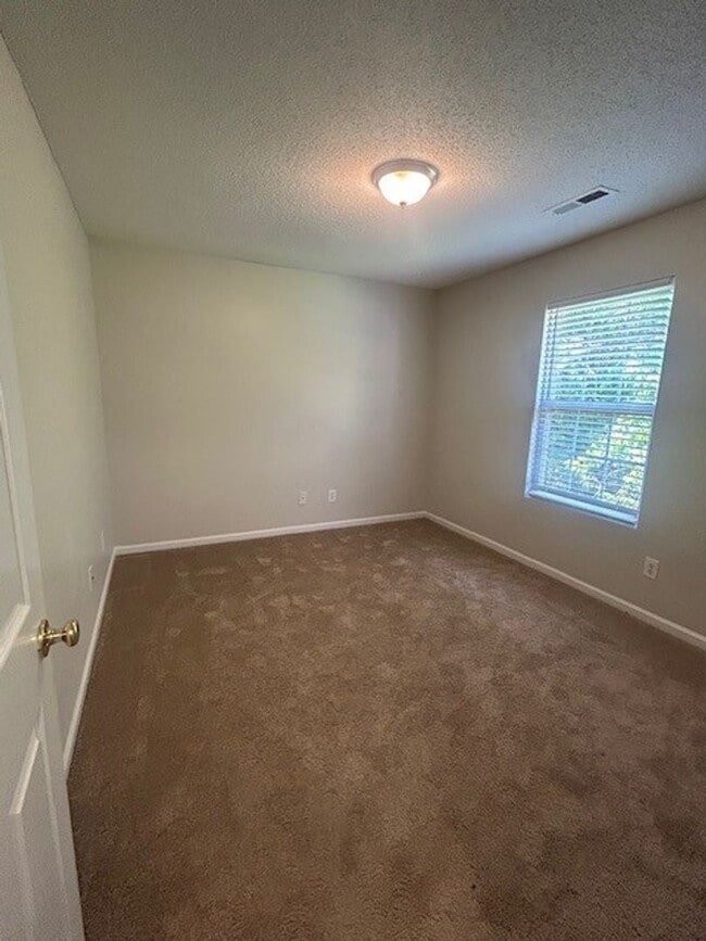 Building Photo - 4293 Kelso Dr