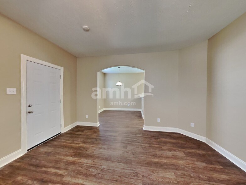 Building Photo - 15310 Lucky Star Dr