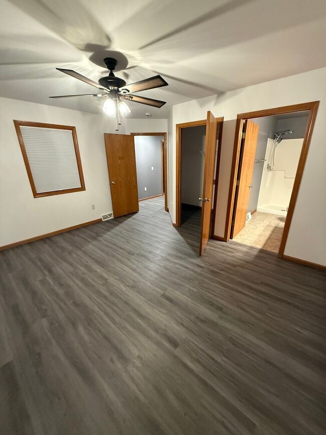 Building Photo - Remodeled 3BR 3BA Duplex in Black Earth –  $2800 month