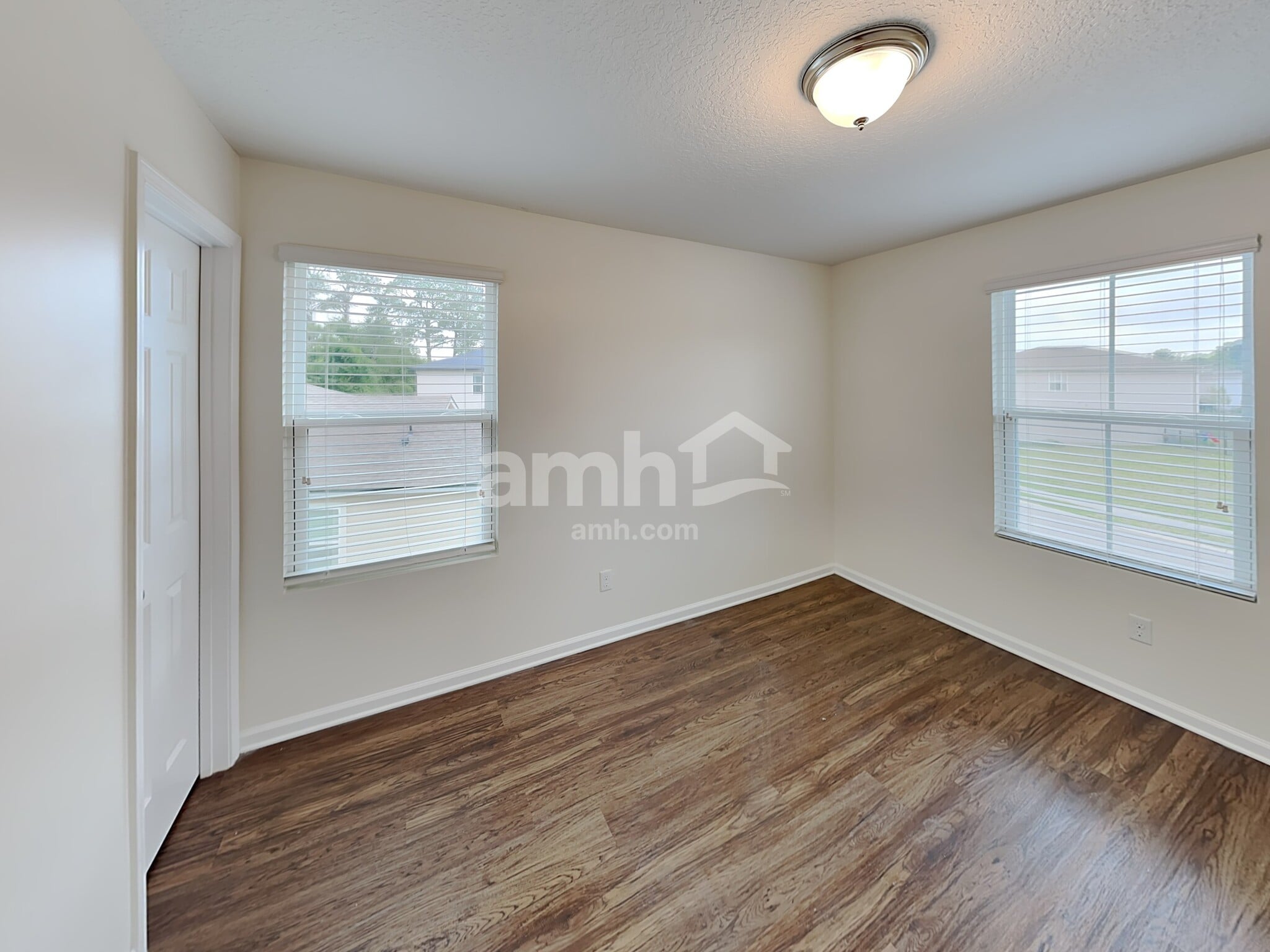 Building Photo - 212 W Jayce Way