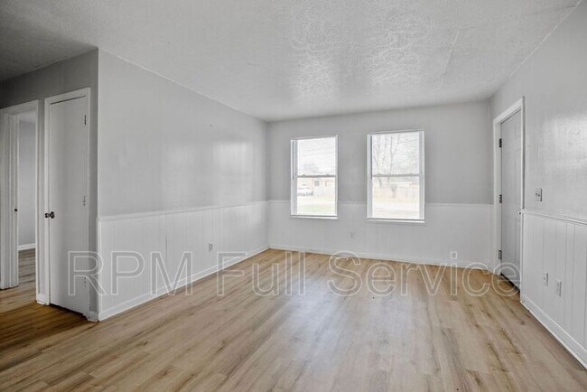 Building Photo - 103 Hubert Dr