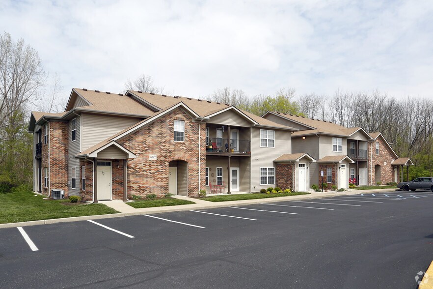 Primary Photo - Overlook at Valley Ridge Apartments