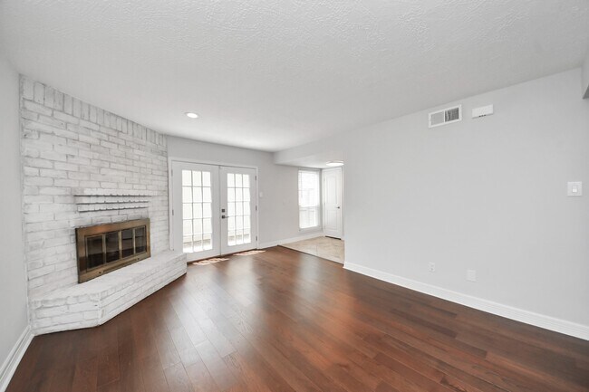 Building Photo - 742 Country Pl Dr