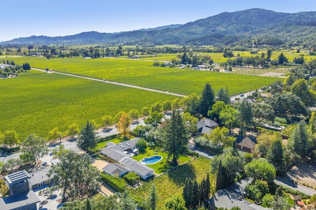 Primary Photo - 760 Zinfandel Ln