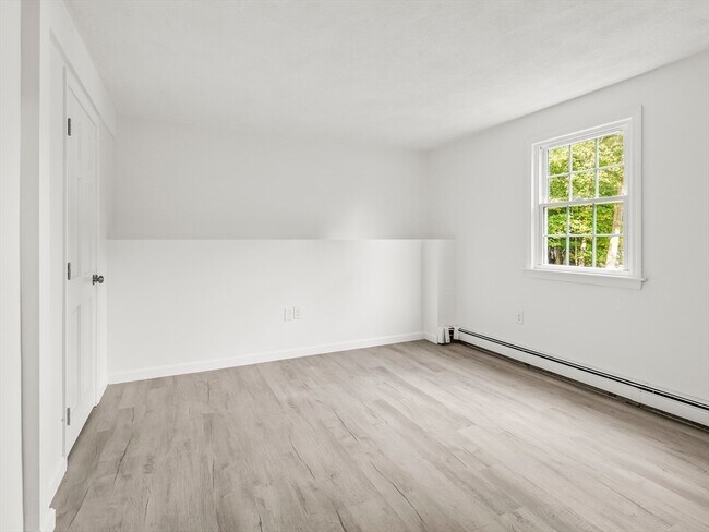 Building Photo - 26 Sidney St