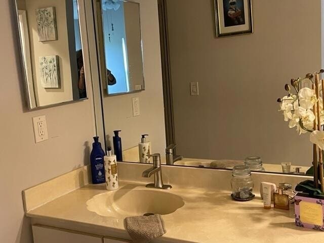 Building Photo - 5899 Parkwalk Dr