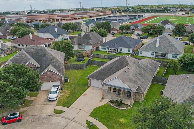 Building Photo - 21011 Narrow Gate Dr